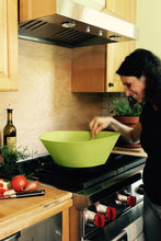 Load image into Gallery viewer, Frywall splatter guard keeps your stovetop free from oil and grease