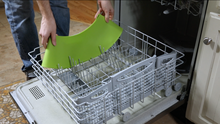 Load image into Gallery viewer, Frywall splatter guard is dishwasher safe and easy to clean.